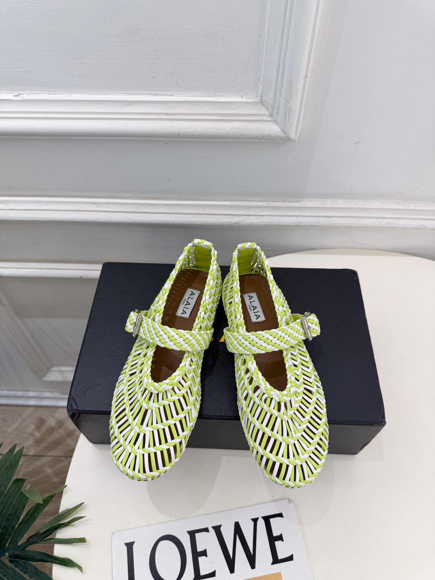 ALAÏA 阿莱亚26𝐬𝐬   2026秋冬新品 秀场同款 ALAÏA镂空编织平底芭蕾舞鞋 ————————— Alaï
