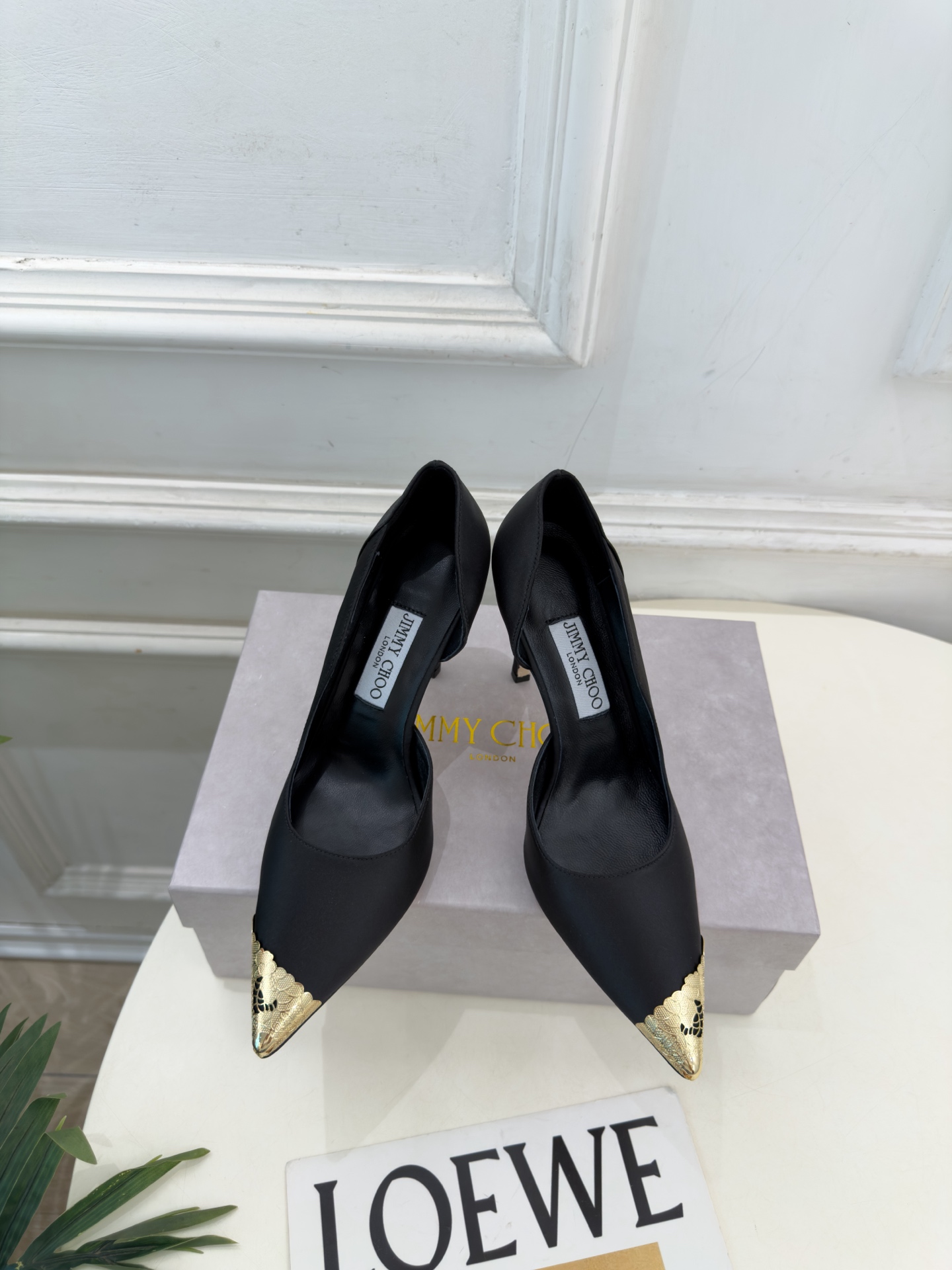 JimmyChoo 吉米周 26𝐬𝐬 ———      ✨ 2026秋冬新品 专柜最新 JC真丝缎面金属头内空高跟鞋  