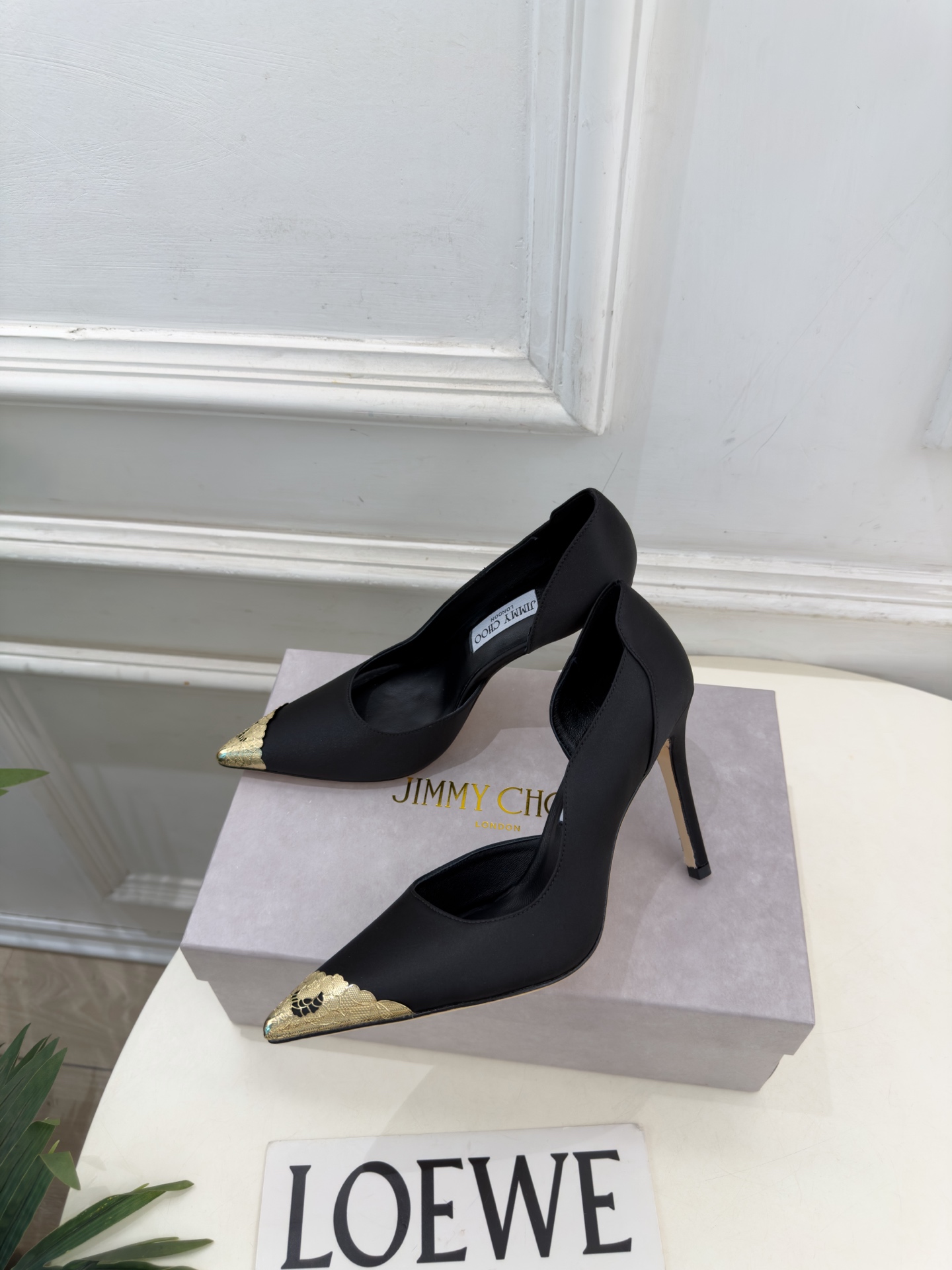 JimmyChoo 吉米周 26𝐬𝐬 ———      ✨ 2026秋冬新品 专柜最新 JC真丝缎面金属头内空高跟鞋  