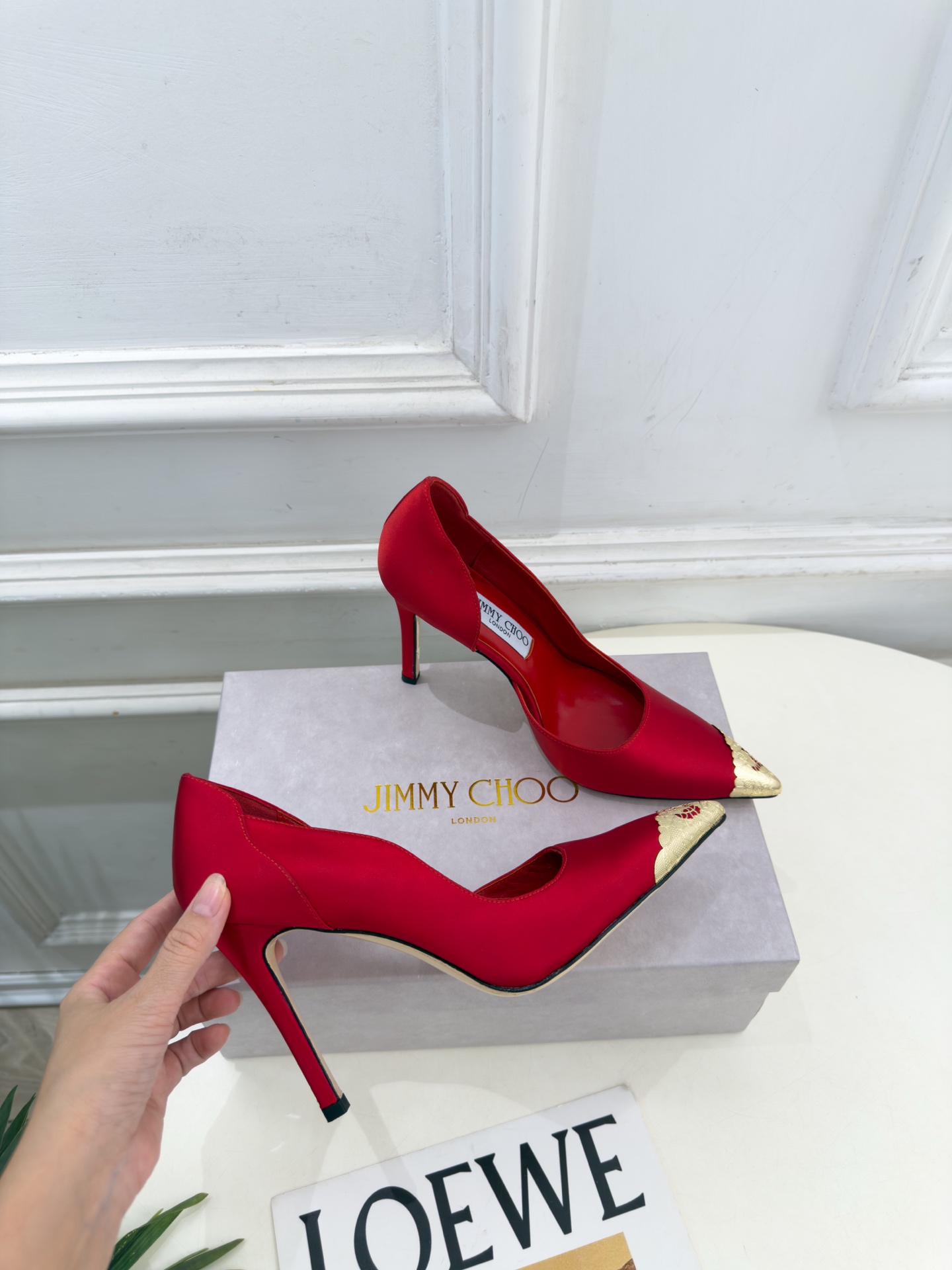 JimmyChoo 吉米周 26𝐬𝐬 ——— ✨ 2026秋冬新品 专柜最新 JC真丝缎面金属头内空高跟鞋 JimmyChoo 吉米周 26𝐬𝐬 ——— ✨ 2026秋冬新品 专柜最新 JC真丝缎面金属头内空高跟鞋