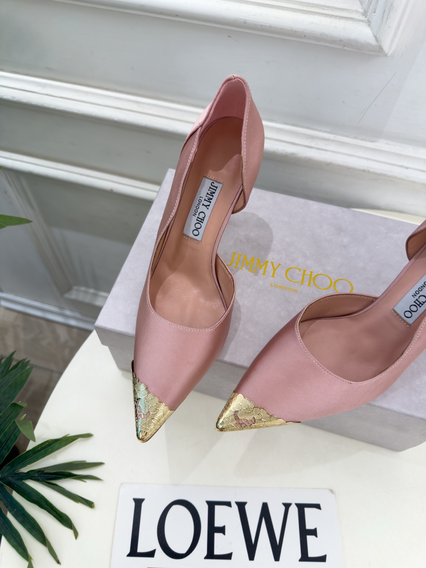 JimmyChoo 吉米周 26𝐬𝐬 ———      ✨ 2026秋冬新品 专柜最新 JC真丝缎面金属头内空高跟鞋  