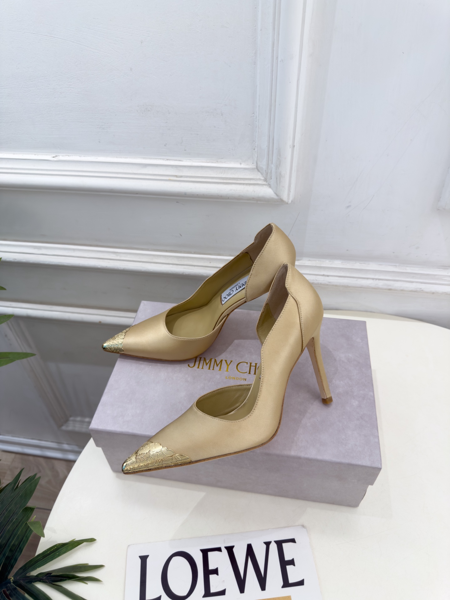 JimmyChoo 吉米周 26𝐬𝐬 ———      ✨ 2026秋冬新品 专柜最新 JC真丝缎面金属头内空高跟鞋  