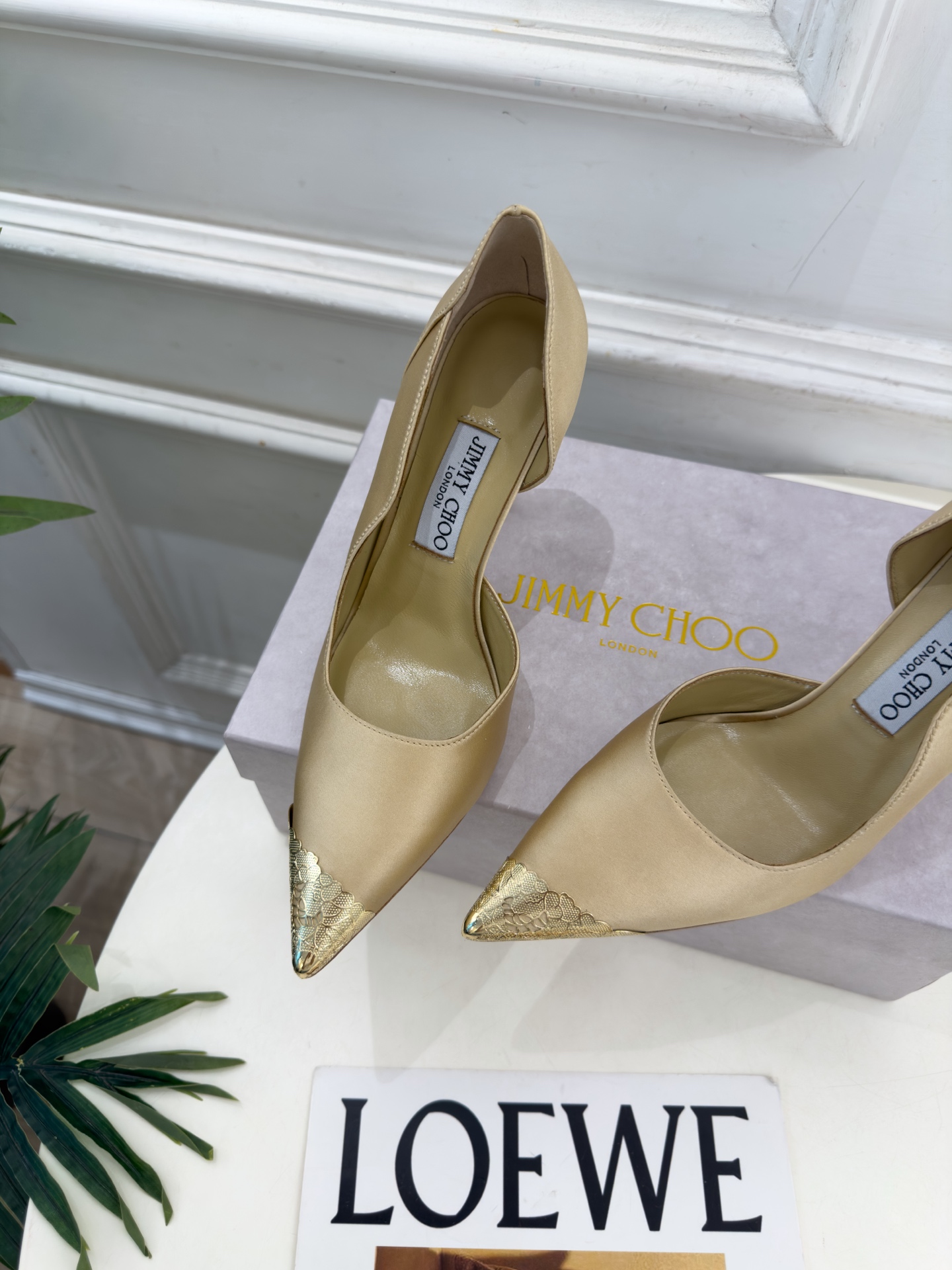JimmyChoo 吉米周 26𝐬𝐬 ———      ✨ 2026秋冬新品 专柜最新 JC真丝缎面金属头内空高跟鞋  