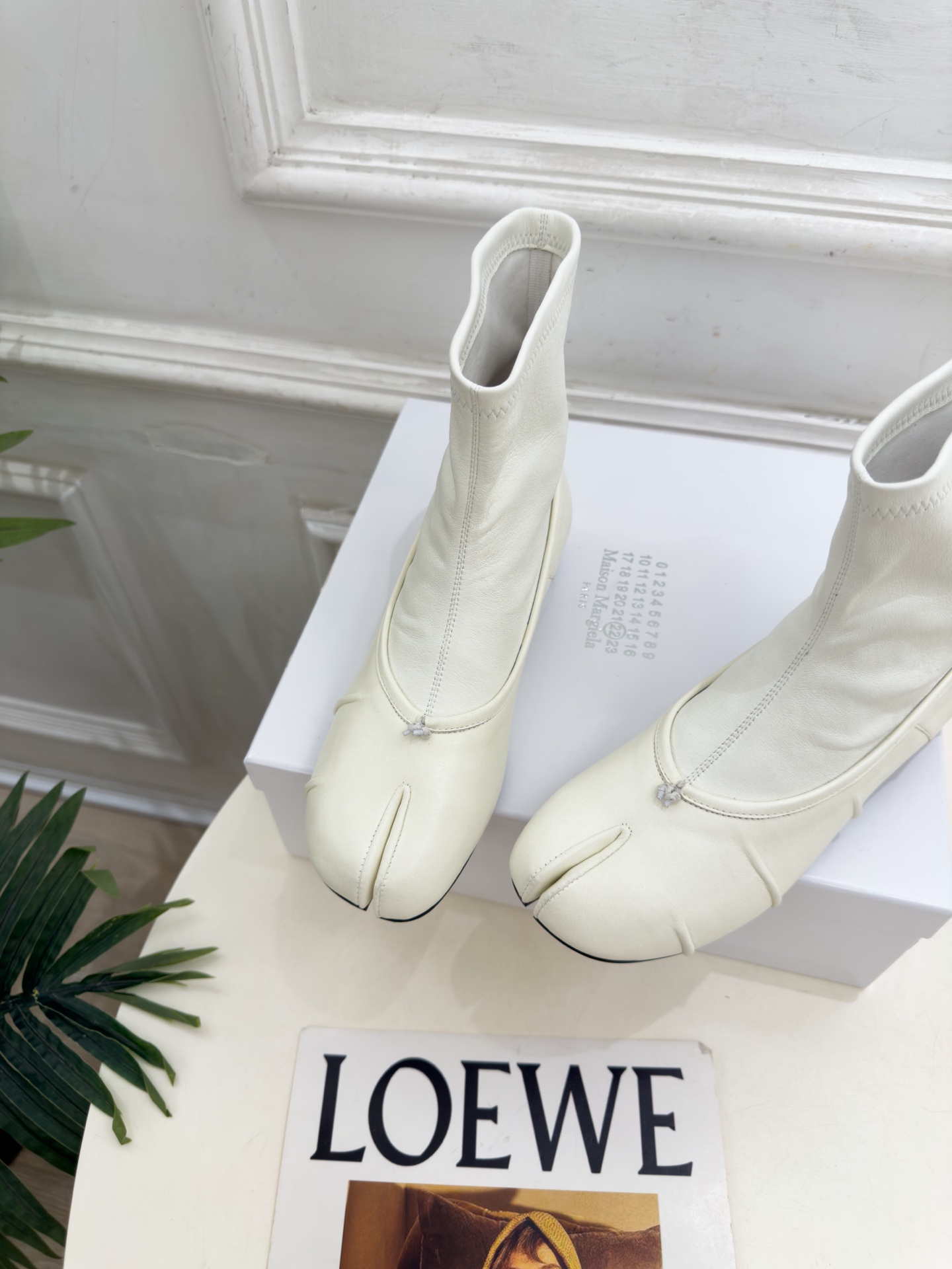 Maison Margiela· 马吉拉26𝐬𝐬 2026秋冬新品 MM6复古褶皱分趾弹力短靴———————— MM6 Maison Margiela· 马吉拉26𝐬𝐬 2026秋冬新品 MM6复古褶皱分趾弹力短靴———————— MM6
