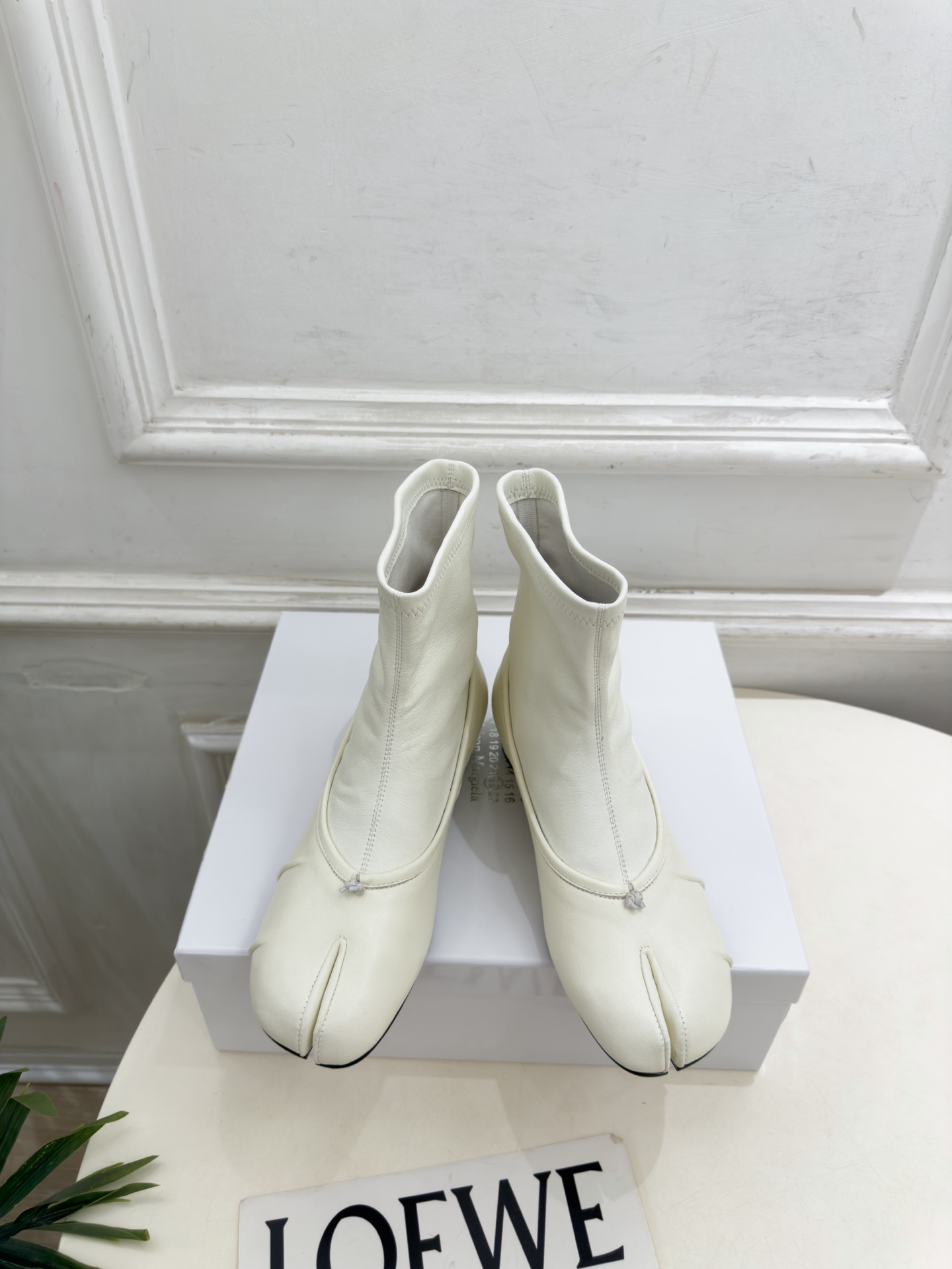 Maison Margiela· 马吉拉26𝐬𝐬  2026秋冬新品 MM6复古褶皱分趾弹力短靴———————— MM6