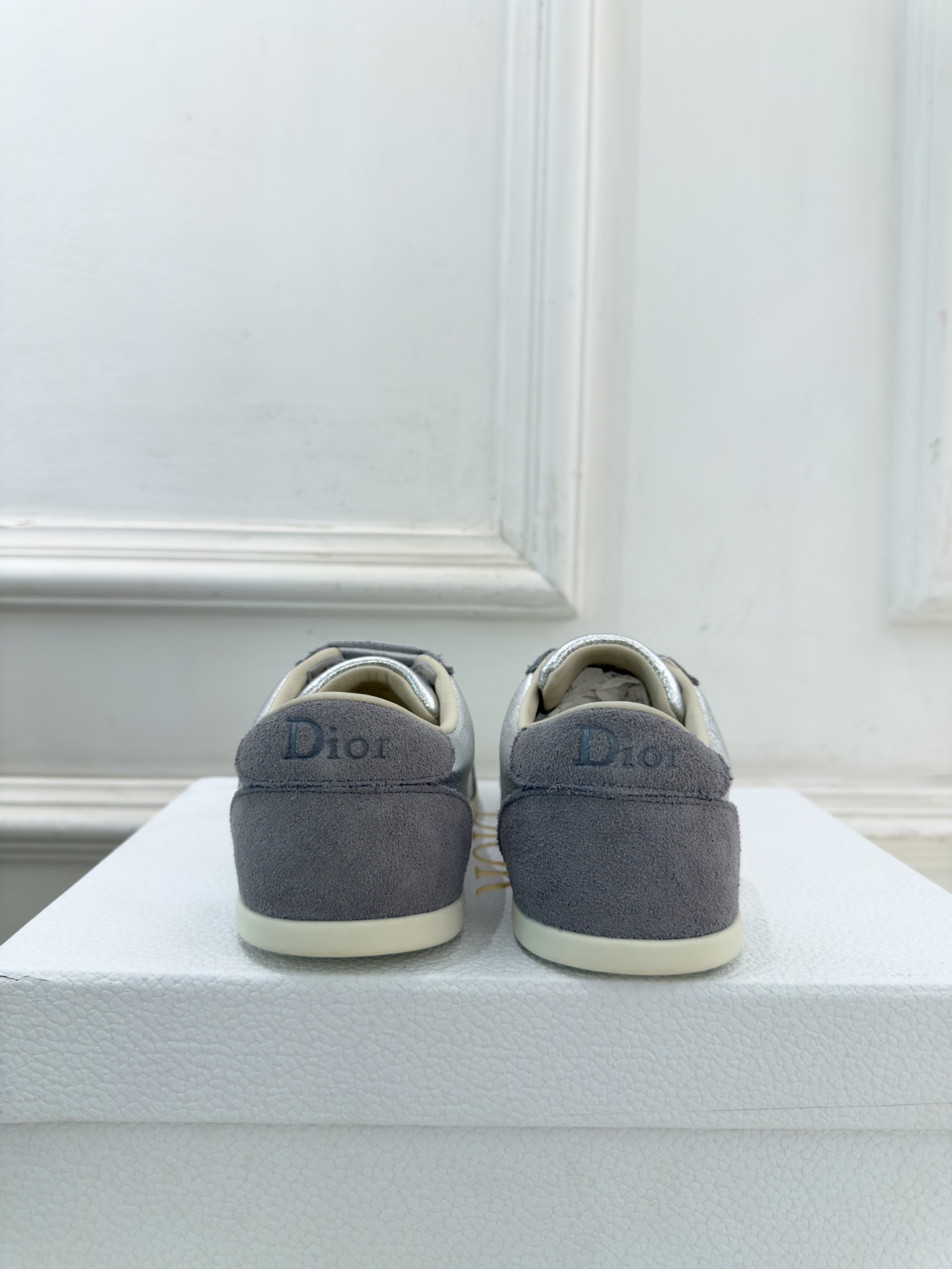 Dior | 迪奥 26𝐬𝐬 🧡💚2026秋冬新品 顶级版本⚠️ 专柜主打新款 Dior Ribbon 复古系带运动 Dior | 迪奥 26𝐬𝐬 🧡💚2026秋冬新品 顶级版本⚠️ 专柜主打新款 Dior Ribbon 复古系带运动