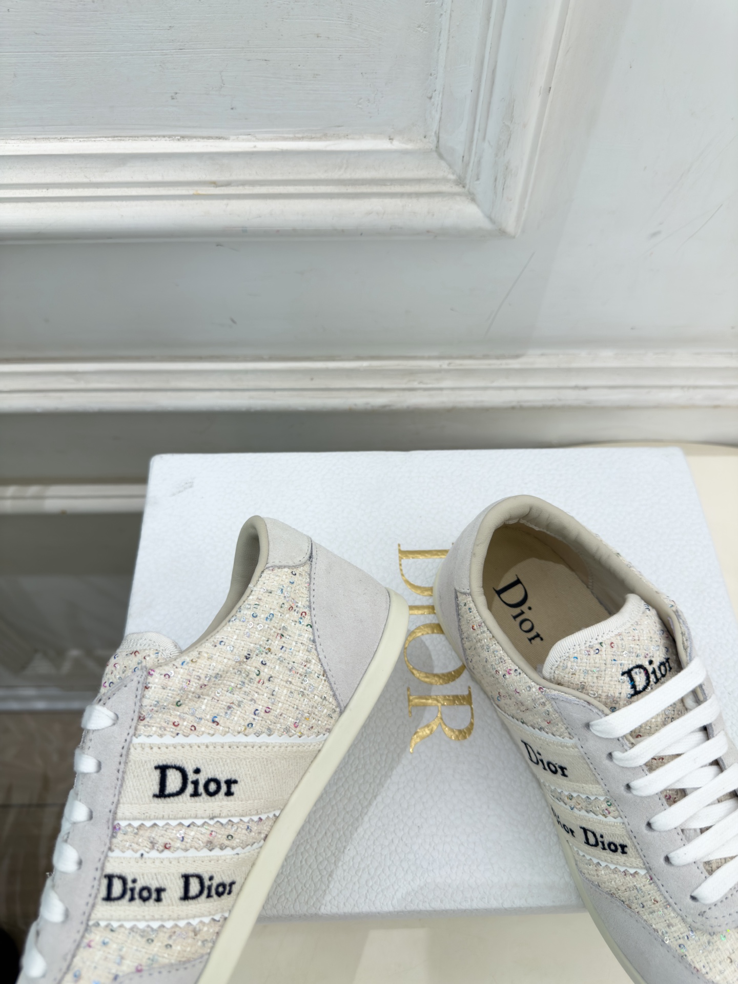 Dior | 迪奥 26𝐬𝐬 🧡💚2026秋冬新品 顶级版本⚠️ 专柜主打新款 Dior Ribbon 复古系带运动 Dior | 迪奥 26𝐬𝐬 🧡💚2026秋冬新品 顶级版本⚠️ 专柜主打新款 Dior Ribbon 复古系带运动