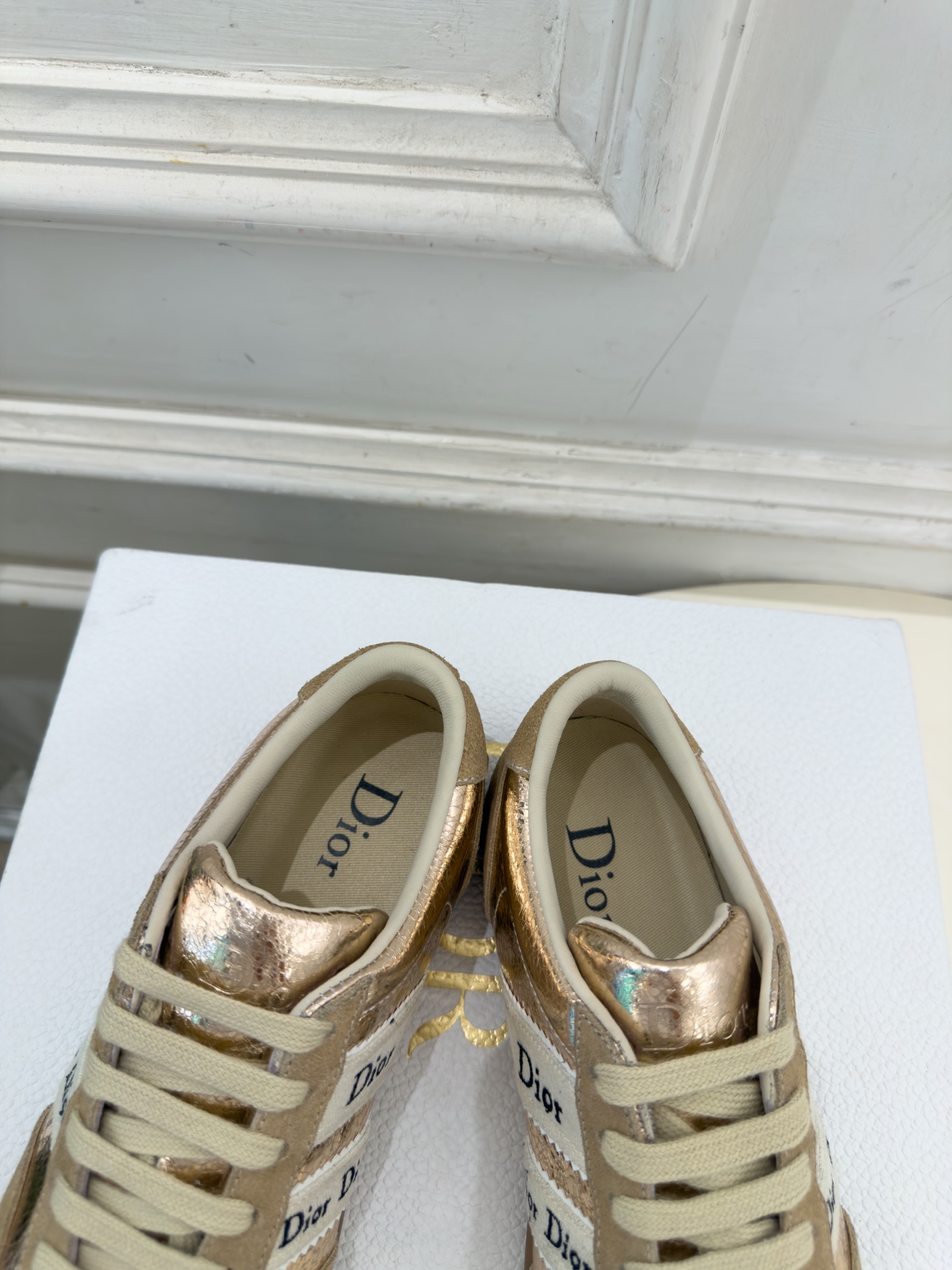 Dior | 迪奥 26𝐬𝐬 🧡💚2026秋冬新品 顶级版本⚠️ 专柜主打新款 Dior Ribbon 复古系带运动 Dior | 迪奥 26𝐬𝐬 🧡💚2026秋冬新品 顶级版本⚠️ 专柜主打新款 Dior Ribbon 复古系带运动