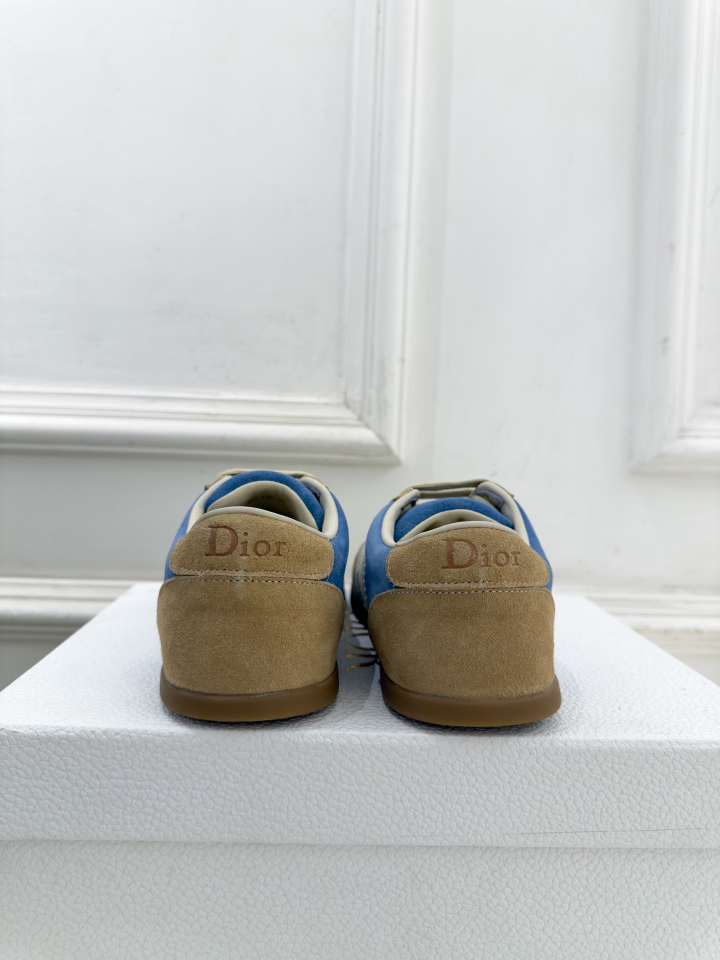 Dior | 迪奥 26𝐬𝐬 🧡💚2026秋冬新品 顶级版本⚠️ 专柜主打新款 Dior Ribbon 复古系带运动 Dior | 迪奥 26𝐬𝐬 🧡💚2026秋冬新品 顶级版本⚠️ 专柜主打新款 Dior Ribbon 复古系带运动