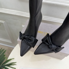 JimmyChoo 吉米周 26𝐬𝐬 ——— ✨ 2026秋冬新品 专柜最新JC蝴蝶结后拉链尖头高跟短靴 BS JimmyChoo 吉米周 26𝐬𝐬 ——— ✨ 2026秋冬新品 专柜最新JC蝴蝶结后拉链尖头高跟短靴 BS