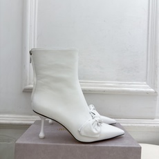 JimmyChoo 吉米周 26𝐬𝐬 ——— ✨ 2026秋冬新品 专柜最新JC蝴蝶结后拉链尖头高跟短靴 BS JimmyChoo 吉米周 26𝐬𝐬 ——— ✨ 2026秋冬新品 专柜最新JC蝴蝶结后拉链尖头高跟短靴 BS