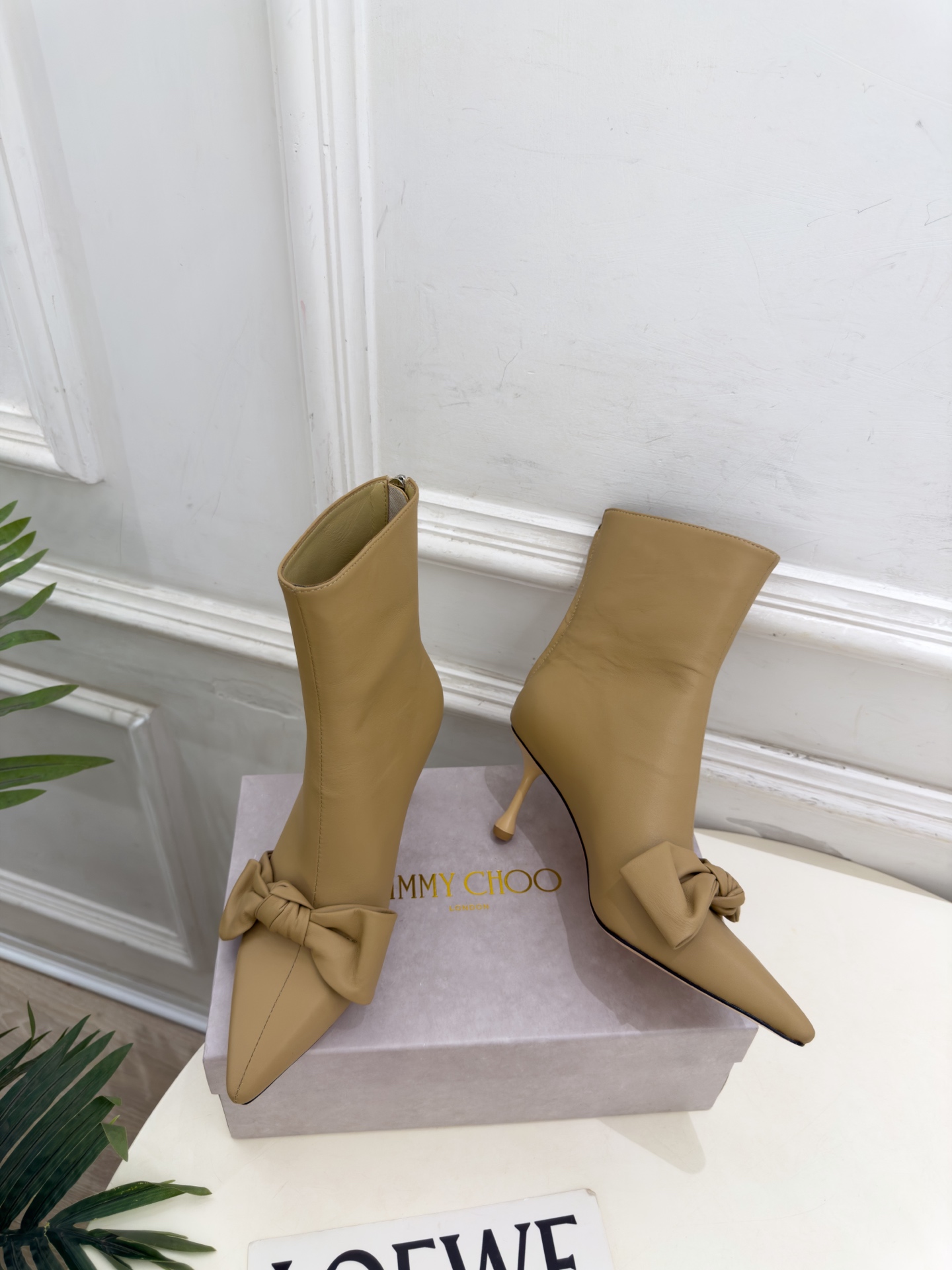 JimmyChoo 吉米周 26𝐬𝐬 ———      ✨ 2026秋冬新品 专柜最新JC蝴蝶结后拉链尖头高跟短靴 BS