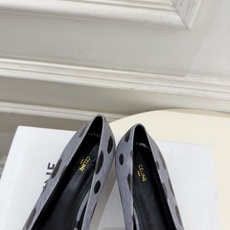 CELINE | 赛琳 26𝐬𝐬 💛2026秋冬新品 极简尖头猫跟单鞋 上新! 🔜BS 这一季的赛琳真的是开了挂、 CELINE | 赛琳 26𝐬𝐬 💛2026秋冬新品 极简尖头猫跟单鞋 上新! 🔜BS 这一季的赛琳真的是开了挂、