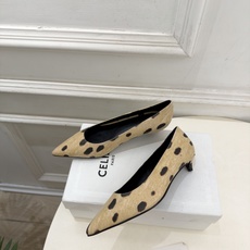 CELINE | 赛琳 26𝐬𝐬 💛2026秋冬新品 极简尖头猫跟单鞋 上新! 🔜BS 这一季的赛琳真的是开了挂、 CELINE | 赛琳 26𝐬𝐬 💛2026秋冬新品 极简尖头猫跟单鞋 上新! 🔜BS 这一季的赛琳真的是开了挂、