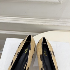 CELINE | 赛琳 26𝐬𝐬 💛2026秋冬新品 极简尖头猫跟单鞋 上新! 🔜BS 这一季的赛琳真的是开了挂、 CELINE | 赛琳 26𝐬𝐬 💛2026秋冬新品 极简尖头猫跟单鞋 上新! 🔜BS 这一季的赛琳真的是开了挂、