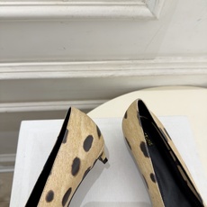 CELINE | 赛琳 26𝐬𝐬 💛2026秋冬新品 极简尖头猫跟单鞋 上新! 🔜BS 这一季的赛琳真的是开了挂、 CELINE | 赛琳 26𝐬𝐬 💛2026秋冬新品 极简尖头猫跟单鞋 上新! 🔜BS 这一季的赛琳真的是开了挂、