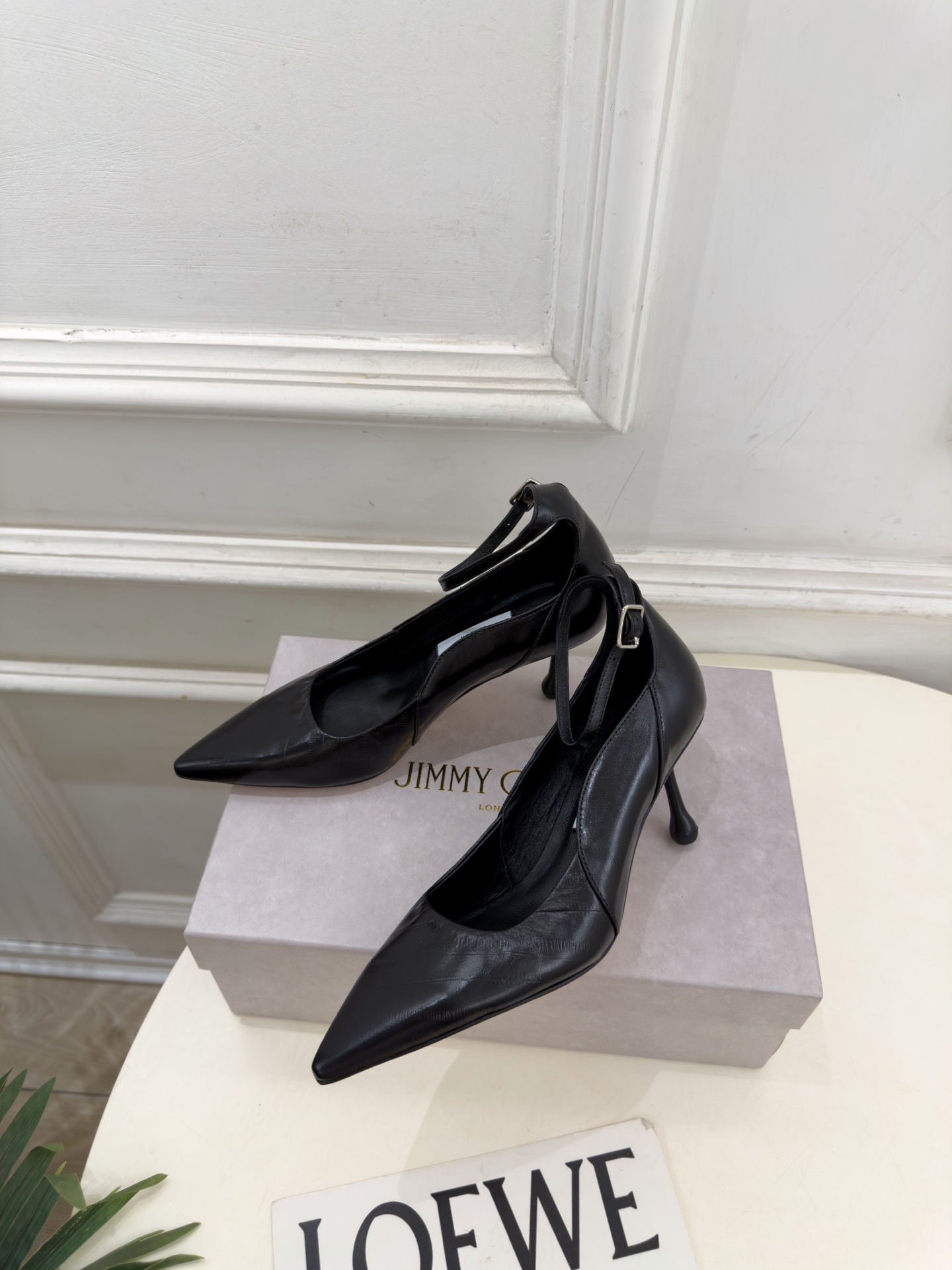JimmyChoo 吉米周 26𝐬𝐬 ———      ✨ 2026秋冬新品 专柜最新JC尖头搭扣高跟鞋   BS名媛气