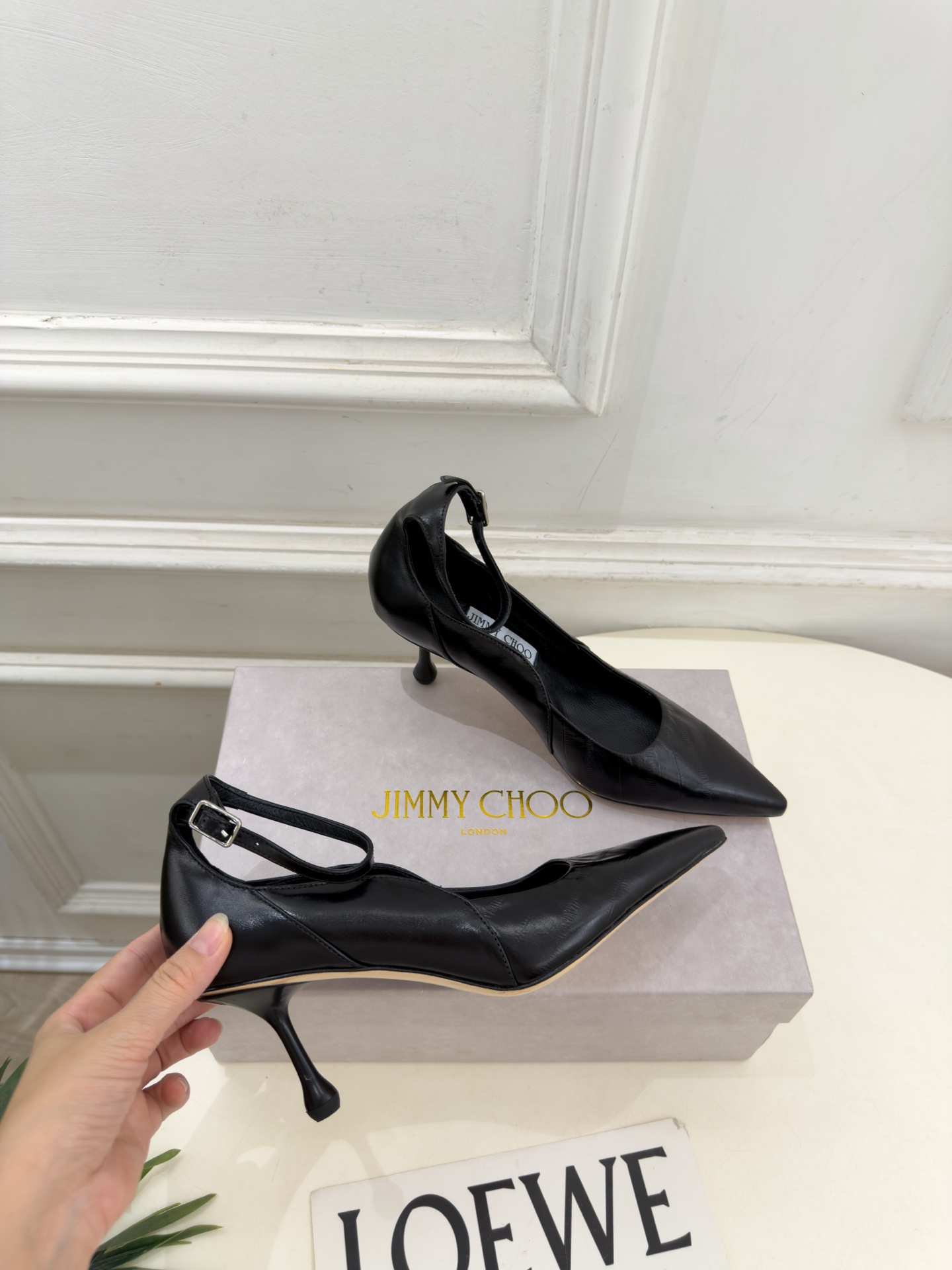 JimmyChoo 吉米周 26𝐬𝐬 ———      ✨ 2026秋冬新品 专柜最新JC尖头搭扣高跟鞋   BS名媛气