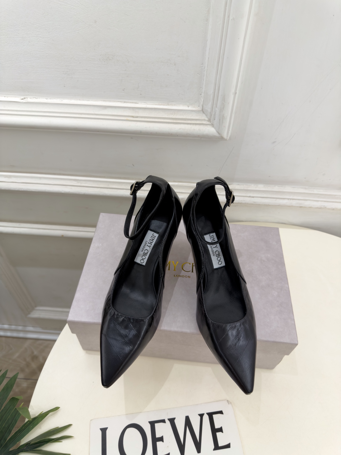 JimmyChoo 吉米周 26𝐬𝐬 ———      ✨ 2026秋冬新品 专柜最新JC尖头搭扣高跟鞋   BS名媛气