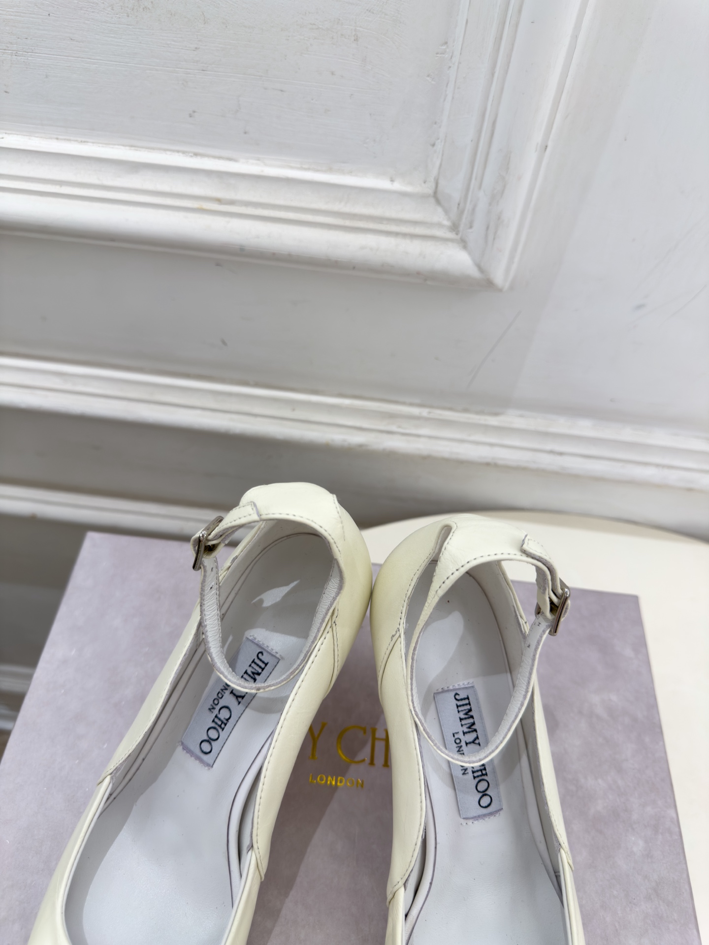 JimmyChoo 吉米周 26𝐬𝐬 ——— ✨ 2026秋冬新品 专柜最新JC尖头搭扣高跟鞋 BS名媛气 JimmyChoo 吉米周 26𝐬𝐬 ——— ✨ 2026秋冬新品 专柜最新JC尖头搭扣高跟鞋 BS名媛气