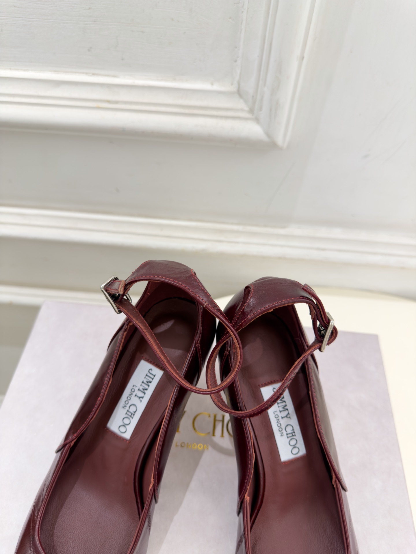JimmyChoo 吉米周 26𝐬𝐬 ———      ✨ 2026秋冬新品 专柜最新JC尖头搭扣高跟鞋   BS名媛气