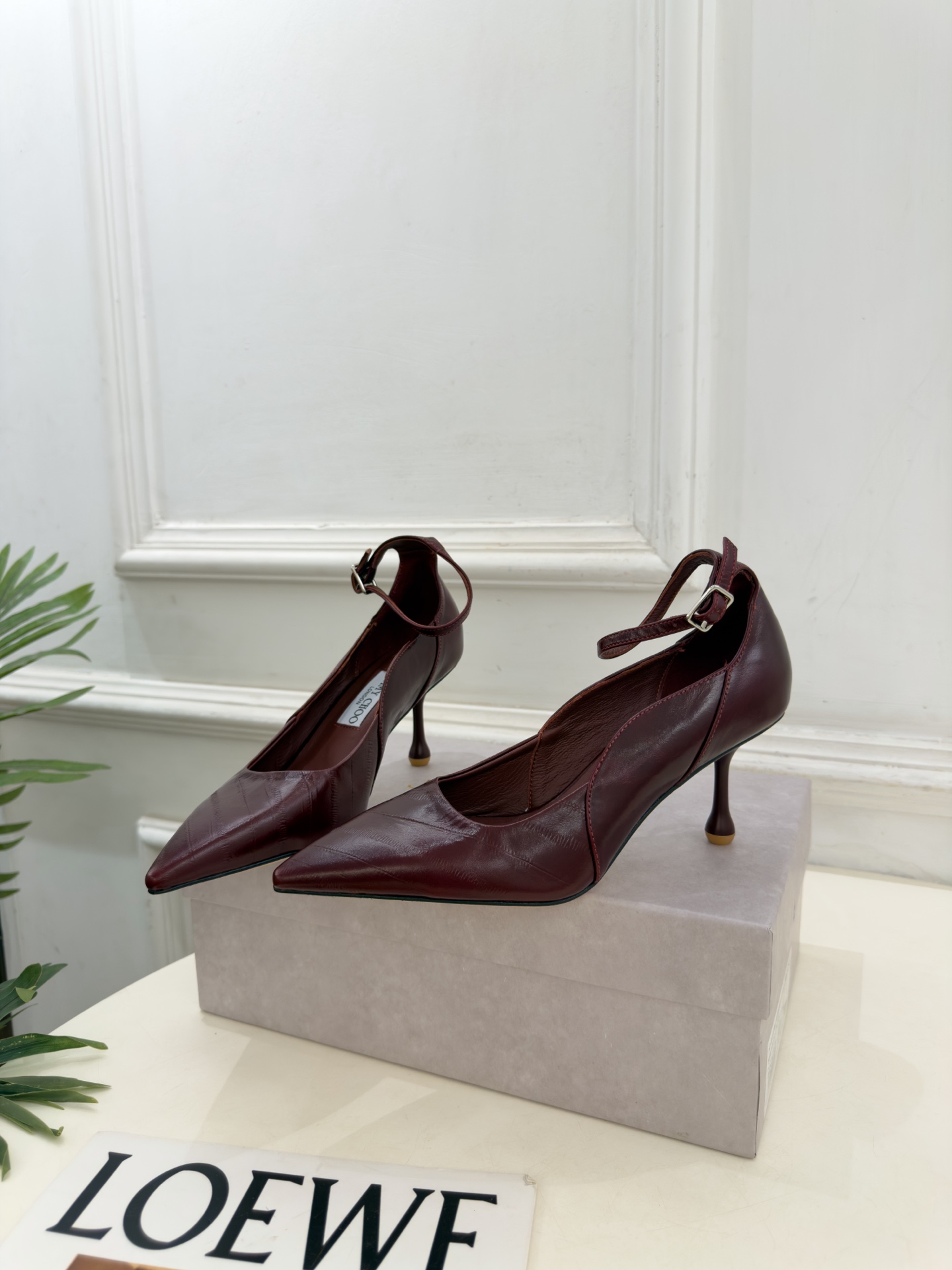 JimmyChoo 吉米周 26𝐬𝐬 ———      ✨ 2026秋冬新品 专柜最新JC尖头搭扣高跟鞋   BS名媛气
