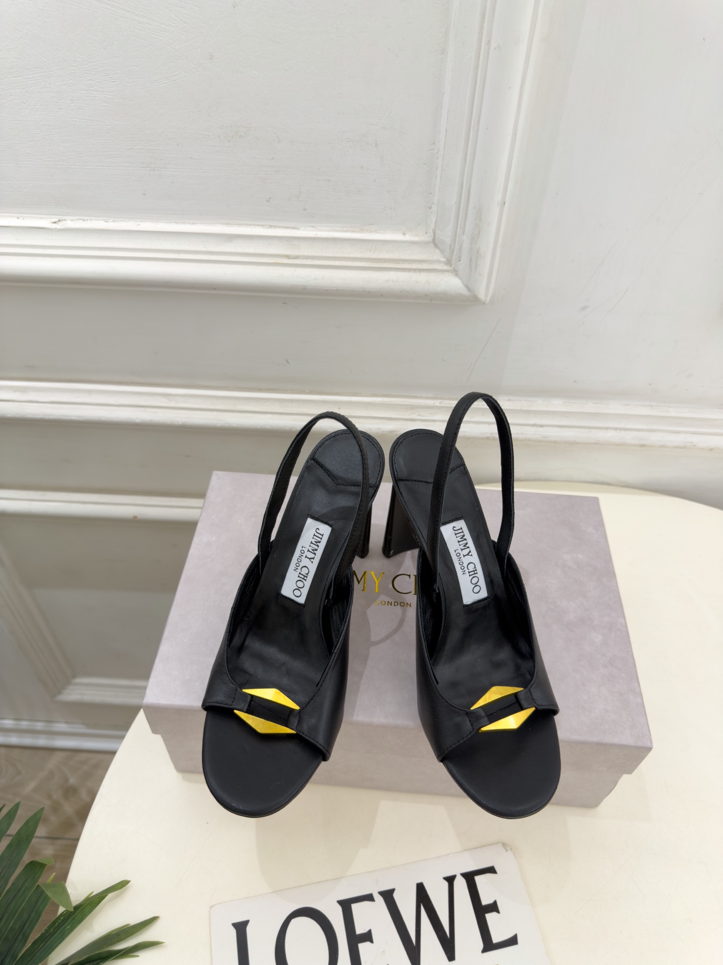 JimmyChoo 吉米周 26𝐬𝐬 ———      ✨ 2026秋冬新品 JC金属扣露趾高跟凉鞋 BS名媛气质款 上