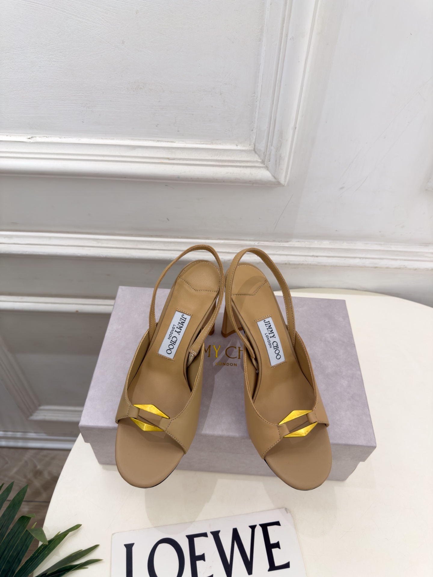 JimmyChoo 吉米周 26𝐬𝐬 ———      ✨ 2026秋冬新品 JC金属扣露趾高跟凉鞋 BS名媛气质款 上