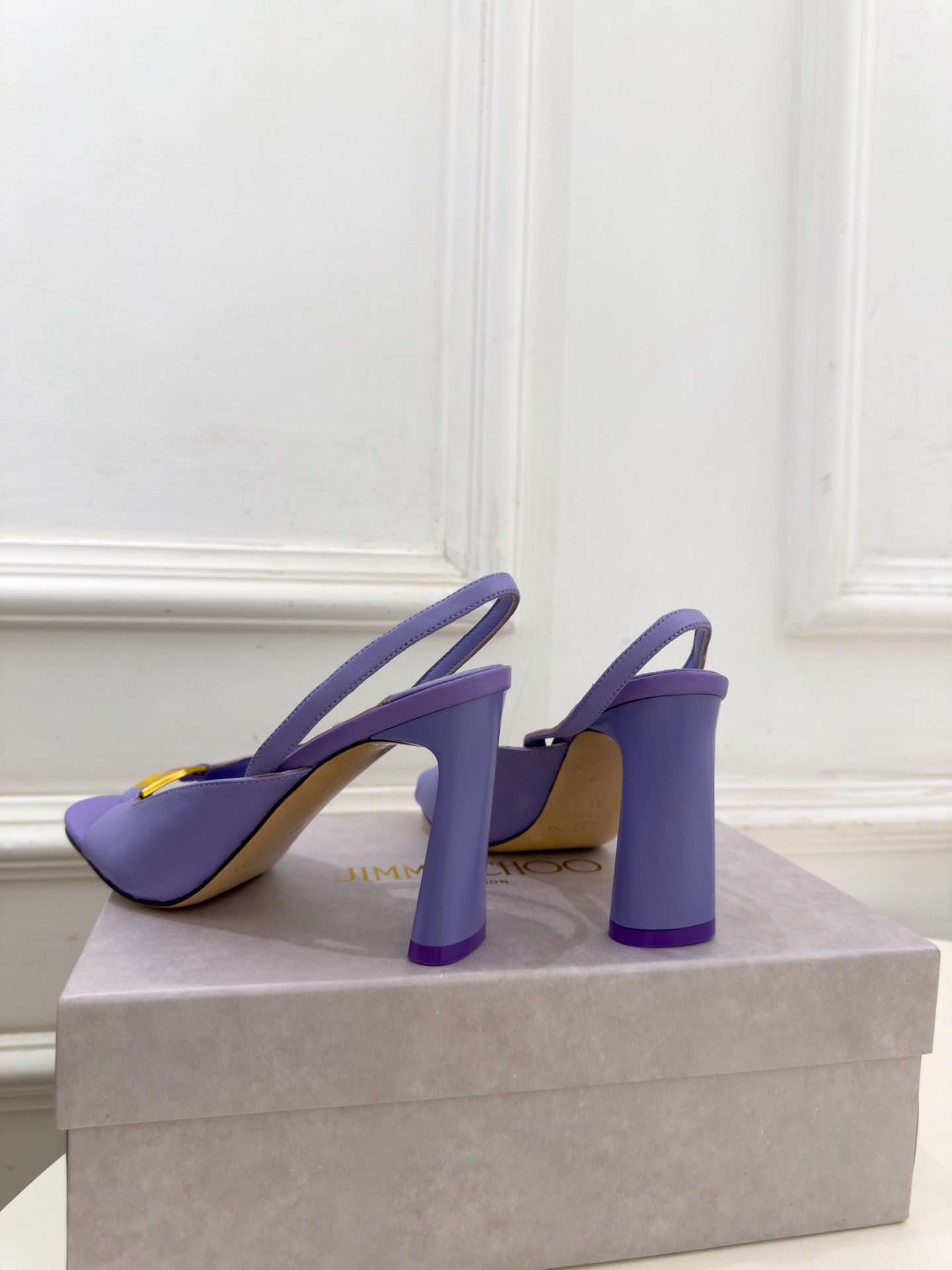 JimmyChoo 吉米周 26𝐬𝐬 ———      ✨ 2026秋冬新品 JC金属扣露趾高跟凉鞋 BS名媛气质款 上