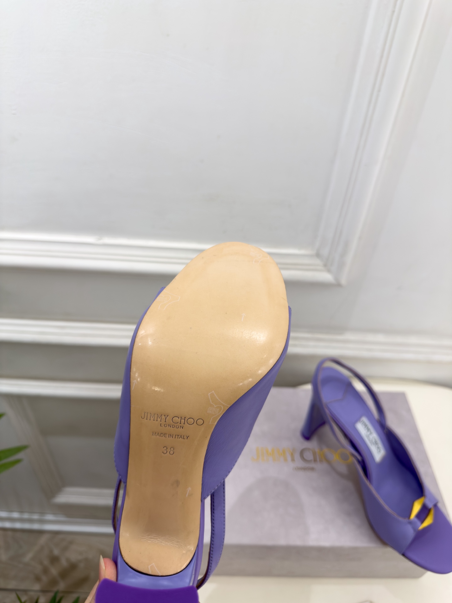 JimmyChoo 吉米周 26𝐬𝐬 ———      ✨ 2026秋冬新品 JC金属扣露趾高跟凉鞋 BS名媛气质款 上