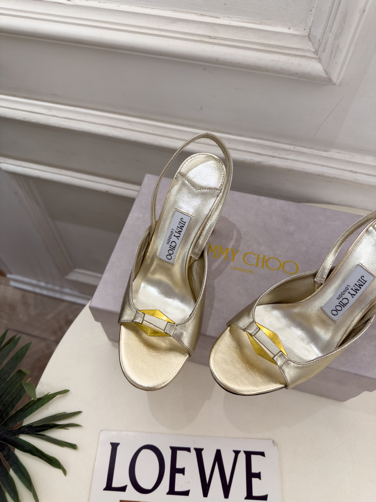 JimmyChoo 吉米周 26𝐬𝐬 ———      ✨ 2026秋冬新品 JC金属扣露趾高跟凉鞋 BS名媛气质款 上