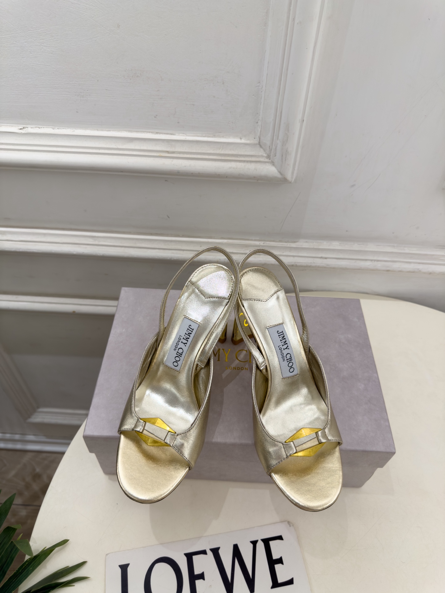 JimmyChoo 吉米周 26𝐬𝐬 ———      ✨ 2026秋冬新品 JC金属扣露趾高跟凉鞋 BS名媛气质款 上