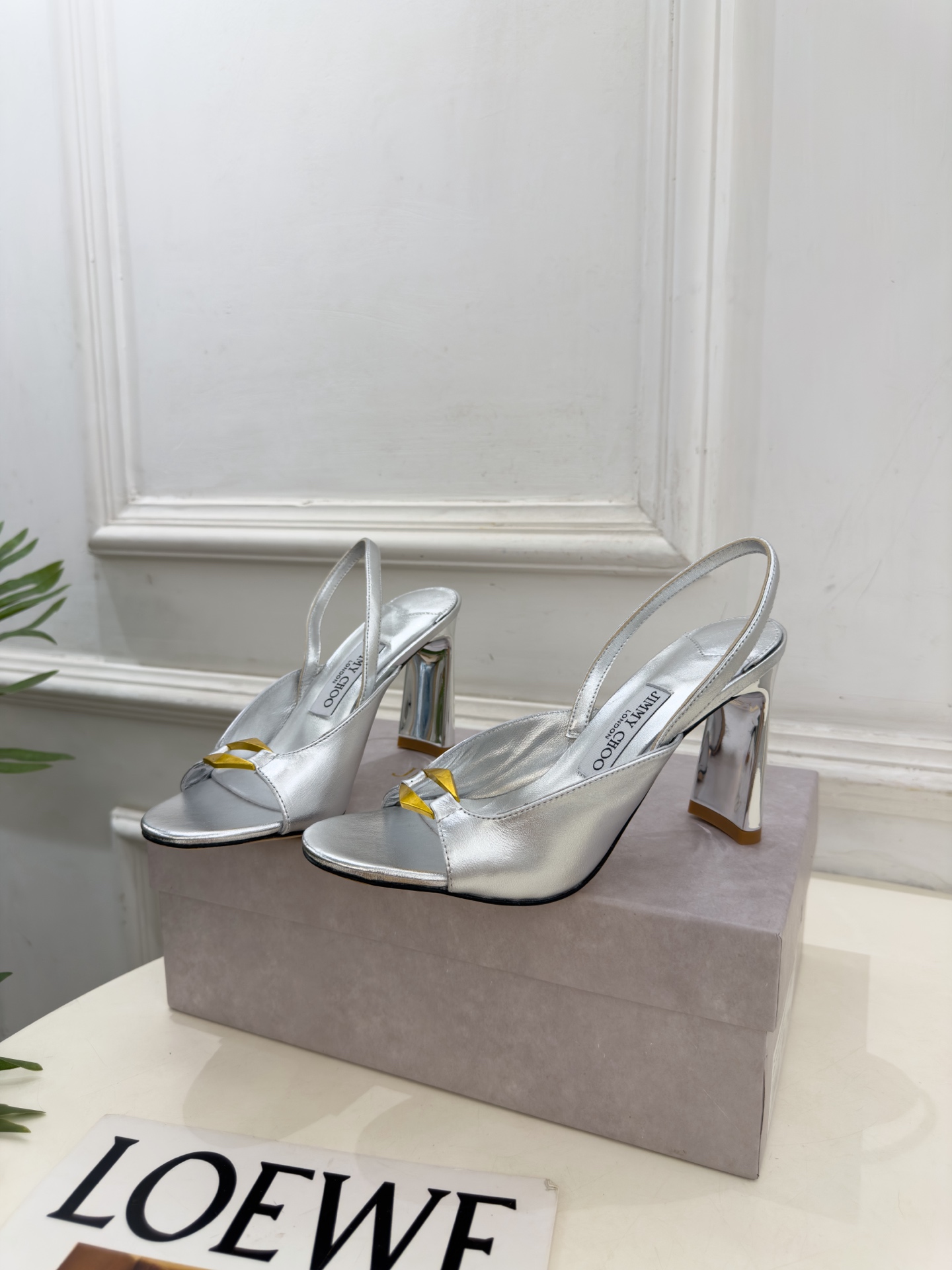 JimmyChoo 吉米周 26𝐬𝐬 ——— ✨ 2026秋冬新品 JC金属扣露趾高跟凉鞋 BS名媛气质款 上 JimmyChoo 吉米周 26𝐬𝐬 ——— ✨ 2026秋冬新品 JC金属扣露趾高跟凉鞋 BS名媛气质款 上
