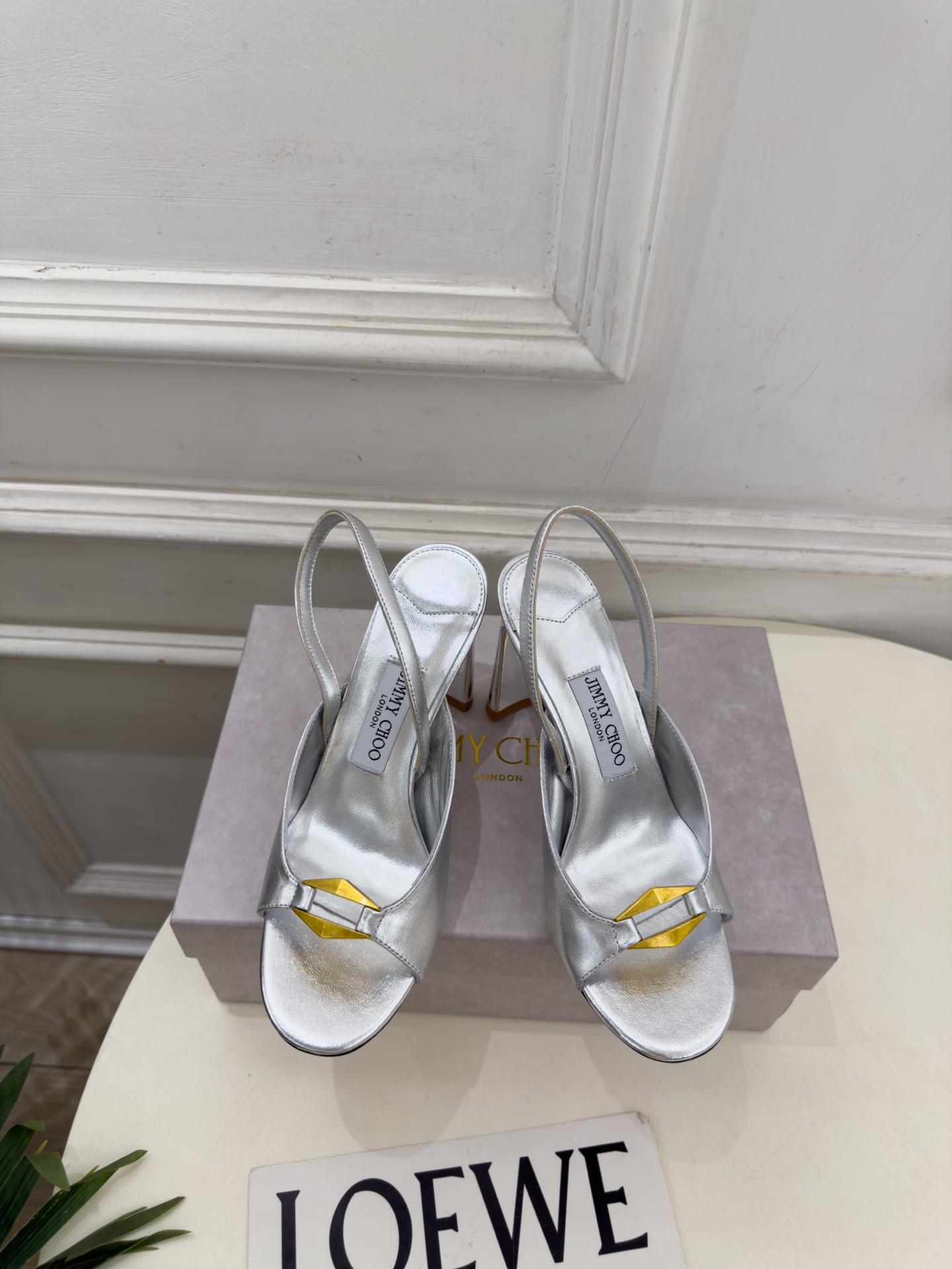JimmyChoo 吉米周 26𝐬𝐬 ———      ✨ 2026秋冬新品 JC金属扣露趾高跟凉鞋 BS名媛气质款 上