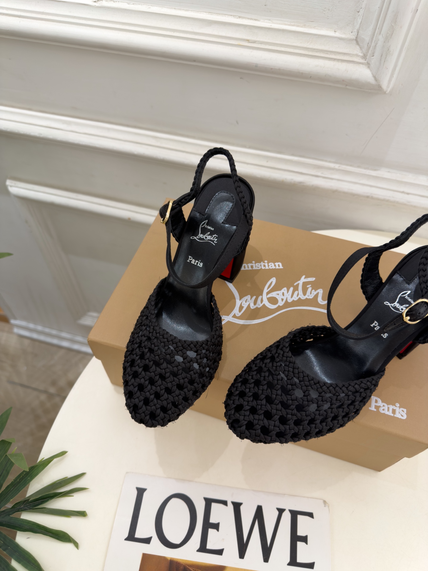 Christian Louboutin路铂廷CL 26ss新品编织镂空粗跟凉鞋 红底鞋系列，魅惑华丽的✨顶级硬货上新 💥