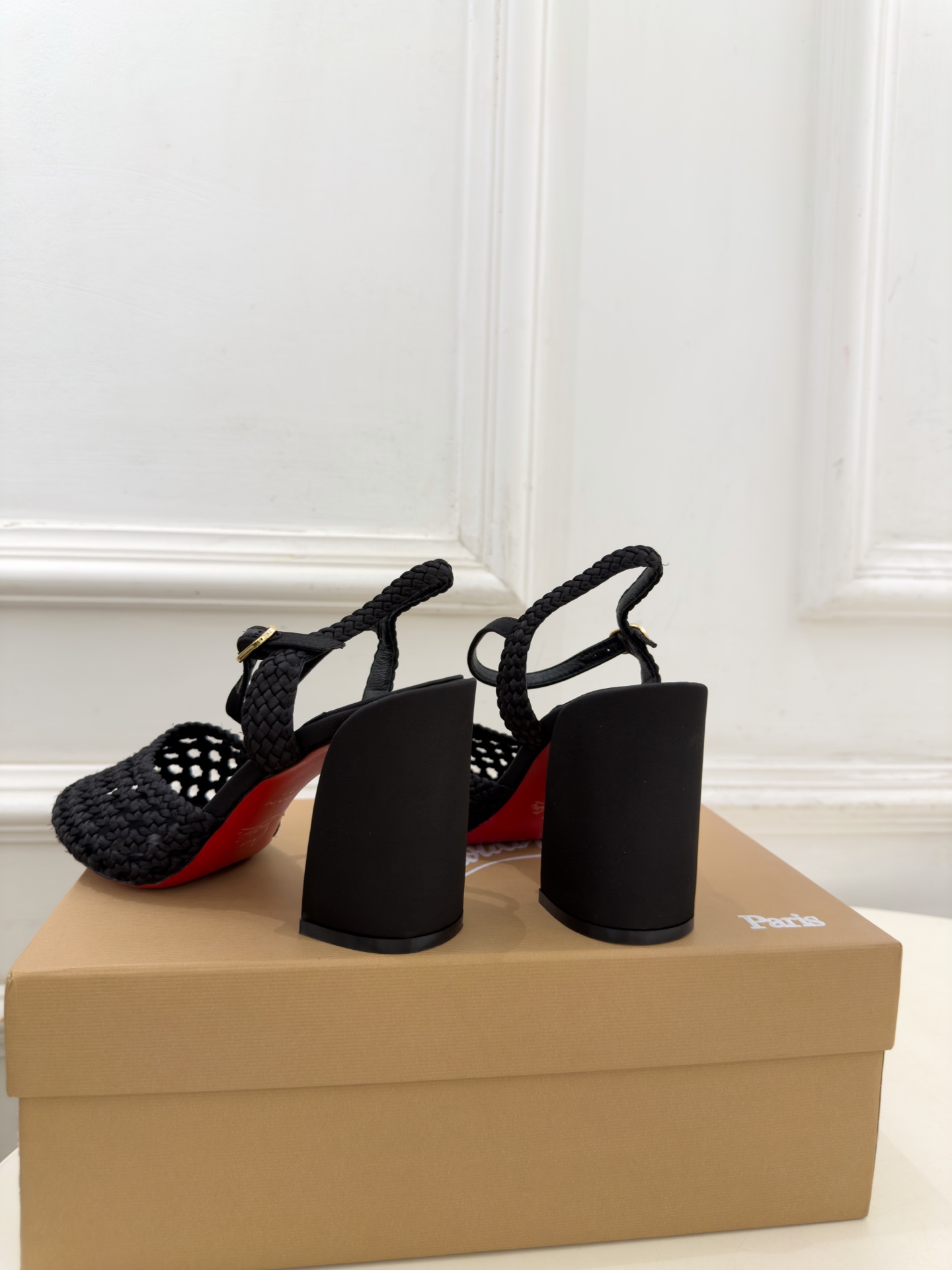 Christian Louboutin路铂廷CL 26ss新品编织镂空粗跟凉鞋 红底鞋系列，魅惑华丽的✨顶级硬货上新 💥