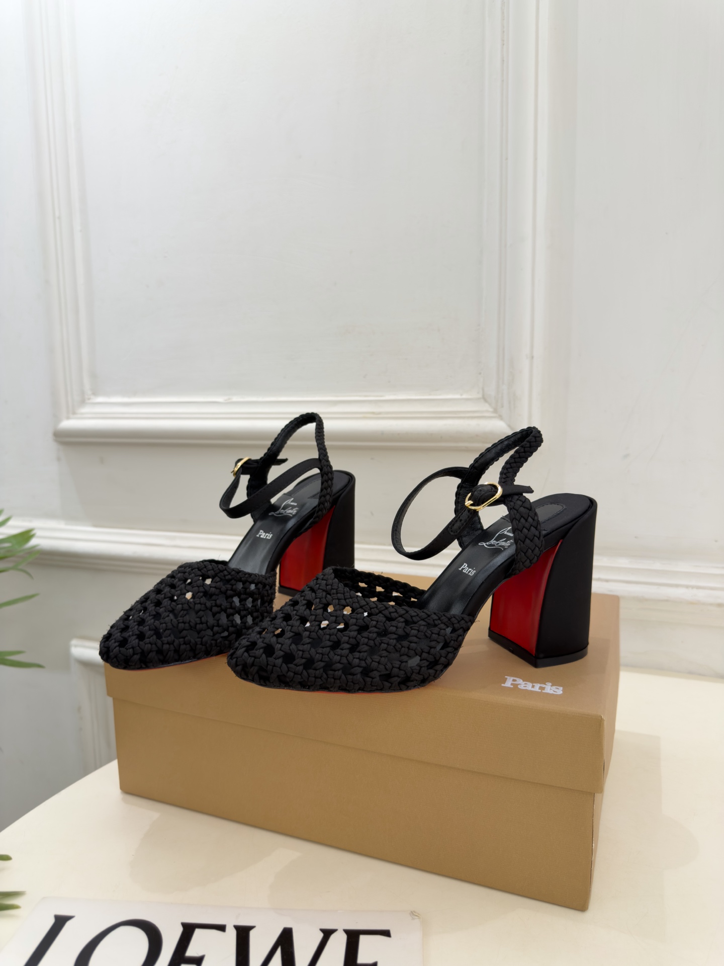 Christian Louboutin路铂廷CL 26ss新品编织镂空粗跟凉鞋 红底鞋系列，魅惑华丽的✨顶级硬货上新 💥