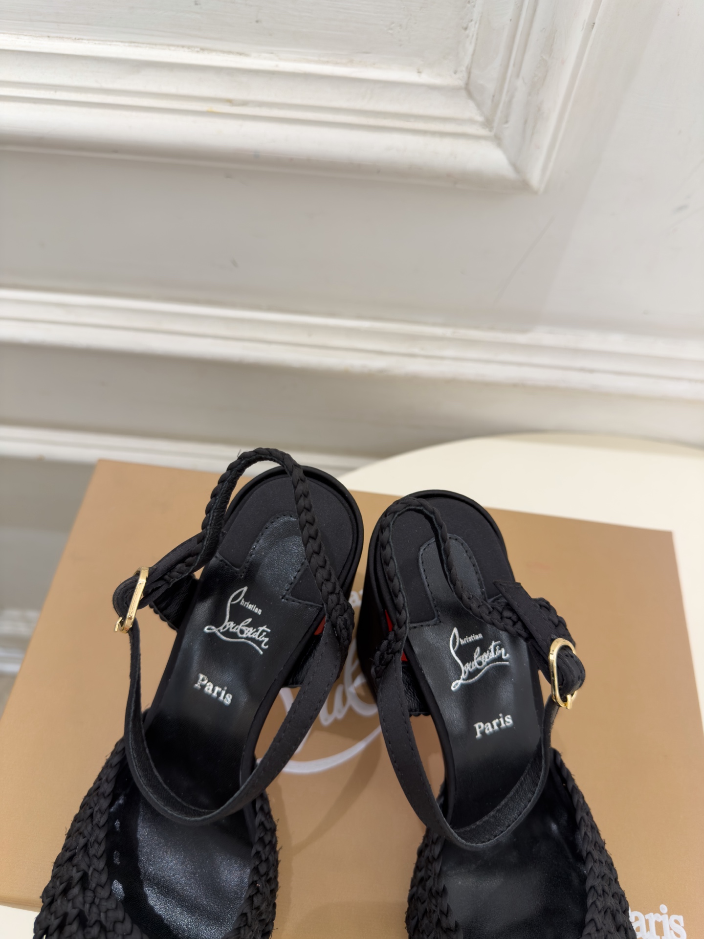 Christian Louboutin路铂廷CL 26ss新品编织镂空粗跟凉鞋 红底鞋系列，魅惑华丽的✨顶级硬货上新 💥