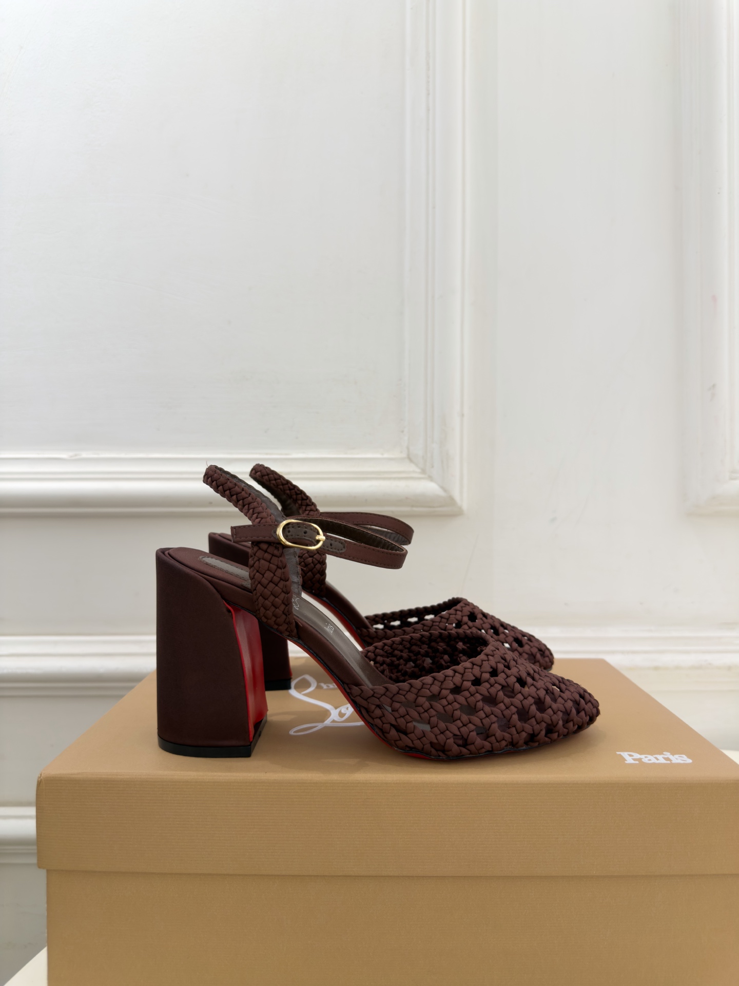 Christian Louboutin路铂廷CL 26ss新品编织镂空粗跟凉鞋 红底鞋系列，魅惑华丽的✨顶级硬货上新 💥