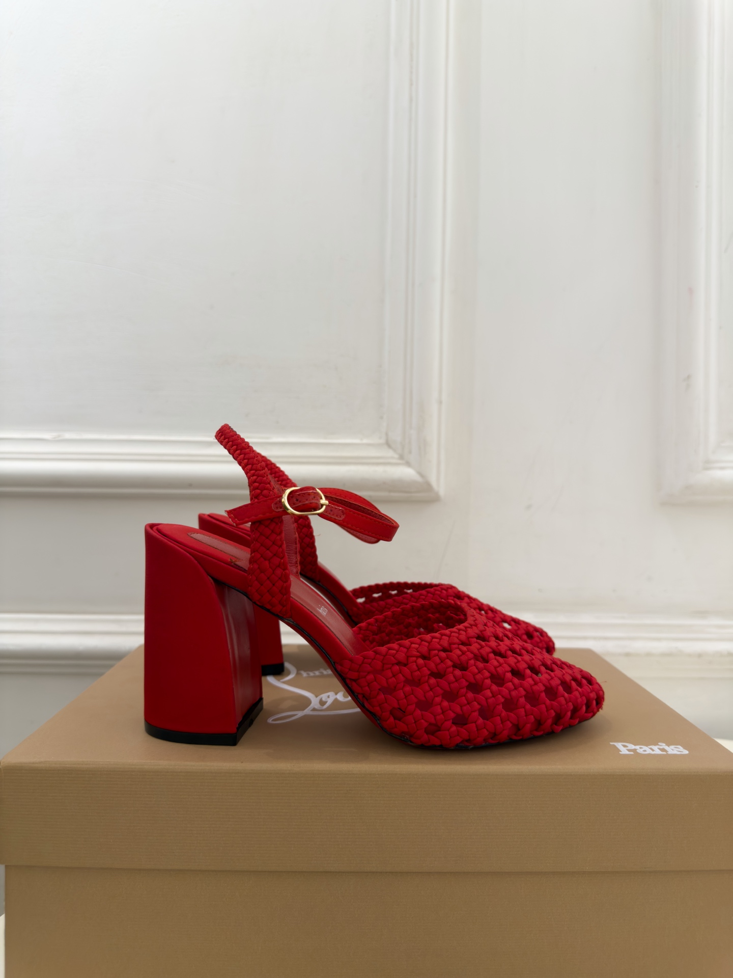Christian Louboutin路铂廷CL 26ss新品编织镂空粗跟凉鞋 红底鞋系列,魅惑华丽的✨顶级硬货上新 💥 Christian Louboutin路铂廷CL 26ss新品编织镂空粗跟凉鞋 红底鞋系列,魅惑华丽的✨顶级硬货上新 💥