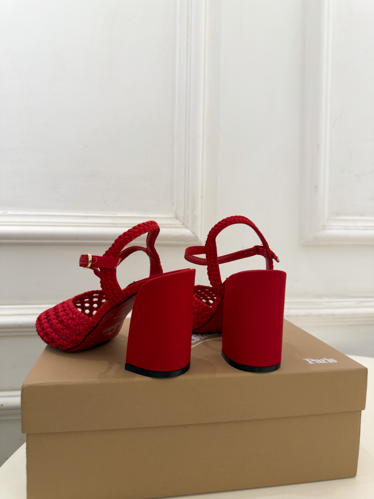 Christian Louboutin路铂廷CL 26ss新品编织镂空粗跟凉鞋 红底鞋系列,魅惑华丽的✨顶级硬货上新 💥 Christian Louboutin路铂廷CL 26ss新品编织镂空粗跟凉鞋 红底鞋系列,魅惑华丽的✨顶级硬货上新 💥
