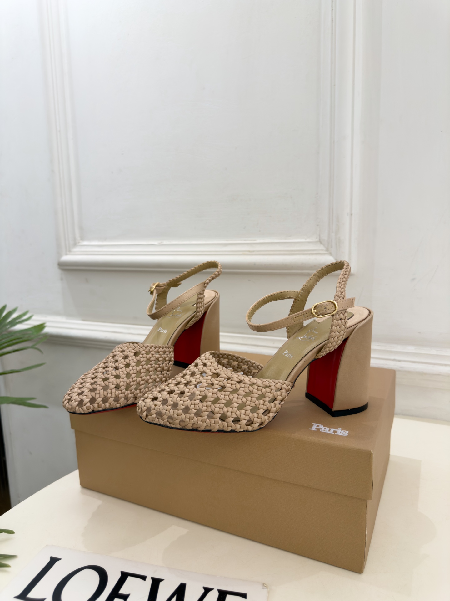 Christian Louboutin路铂廷CL 26ss新品编织镂空粗跟凉鞋 红底鞋系列，魅惑华丽的✨顶级硬货上新 💥