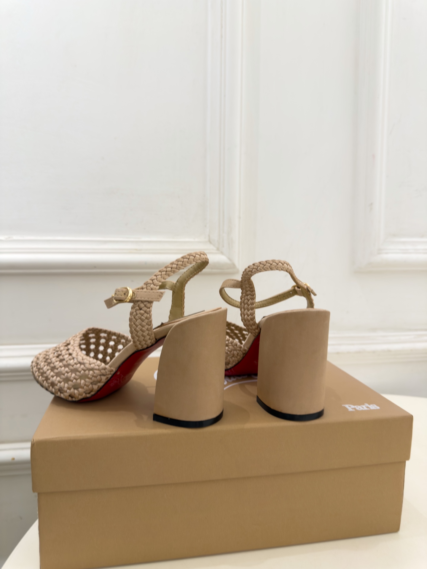 Christian Louboutin路铂廷CL 26ss新品编织镂空粗跟凉鞋 红底鞋系列，魅惑华丽的✨顶级硬货上新 💥