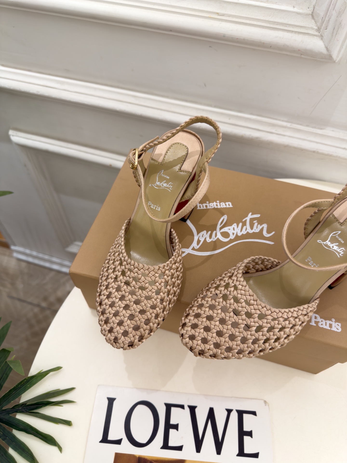 Christian Louboutin路铂廷CL 26ss新品编织镂空粗跟凉鞋 红底鞋系列，魅惑华丽的✨顶级硬货上新 💥