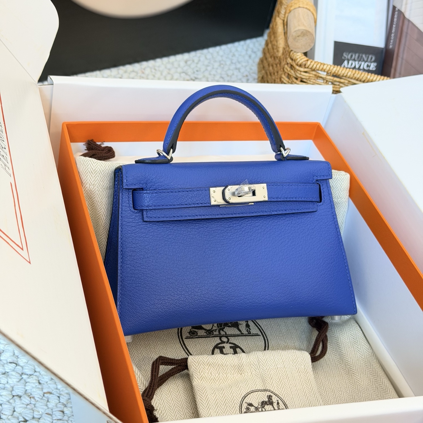 NO:851473,Mini Kelly goatskin electric blue silver buckle,Hermes,hermes,sheepskin,Hermes,19860909Mini Kelly 山羊皮 电光蓝 银扣,爱马仕,hermes,sheepskin,Hermes,,Bag