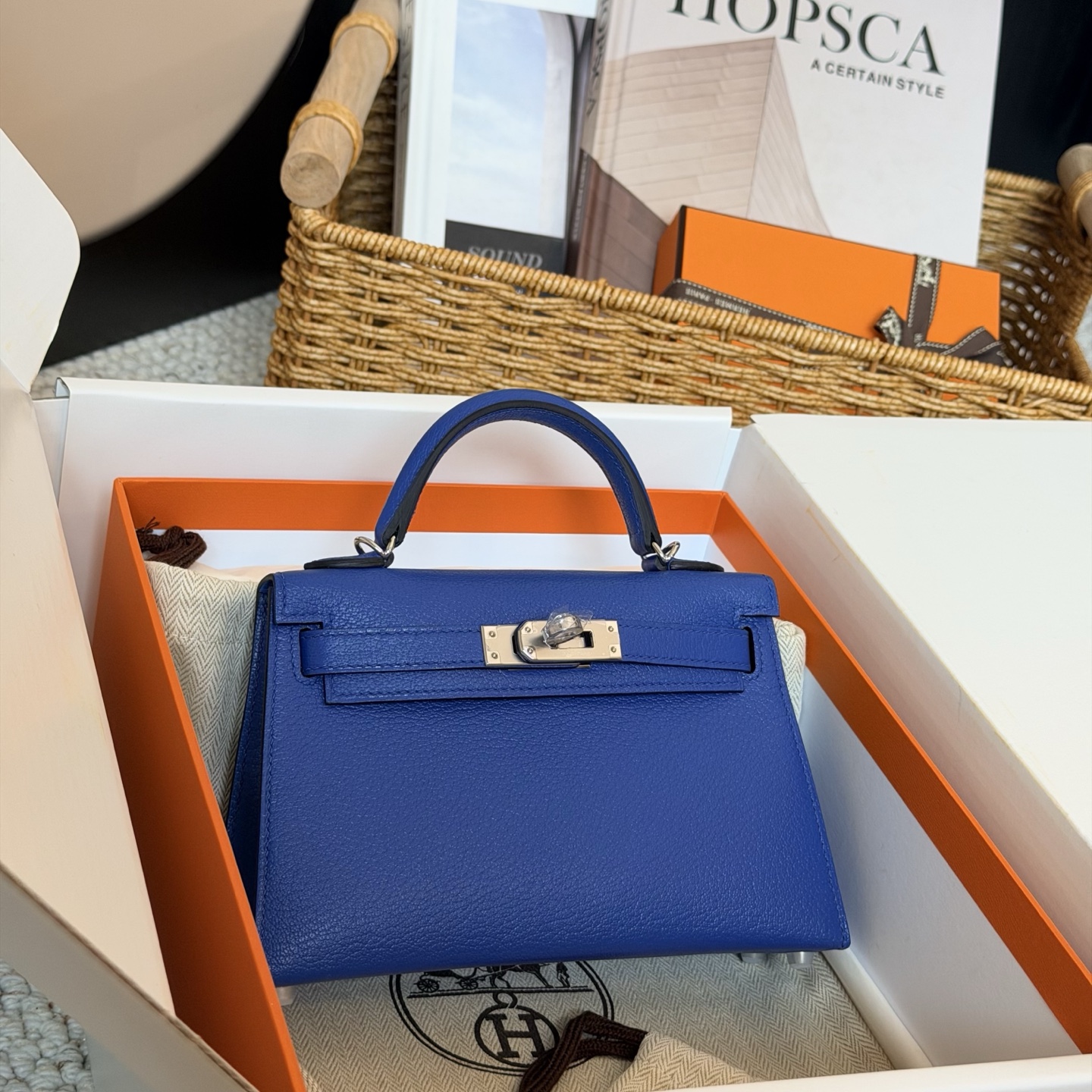 NO:851452,Mini Kelly goatskin electric blue silver buckle,Hermes,hermes,sheepskin,Hermes,19860909Mini Kelly 山羊皮 电光蓝 银扣,爱马仕,hermes,sheepskin,Hermes,,Bag
