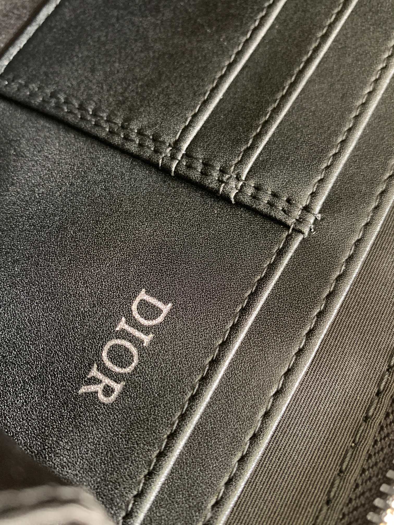 디올 CD 아이콘 블랙 가죽 카메라백 상세 이미지 9