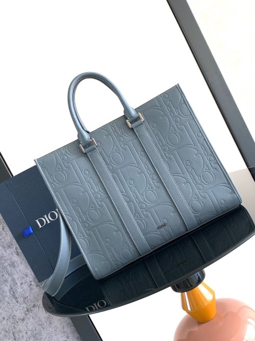 Dior Gravity East-West Tote Bag in Gray Leather with Embossed Dior Oblique 1 Dior Gravity East-West Tote Bag in Gray Leather with Embossed Dior Oblique