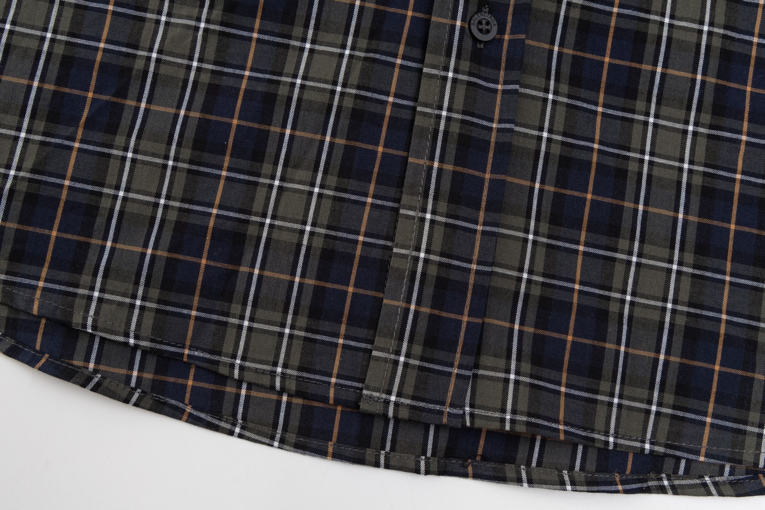 Barenciaga ‘ s 24-Year Autumn Shirt: High Fashion Logo-Coloured Top in Green - 图片 6