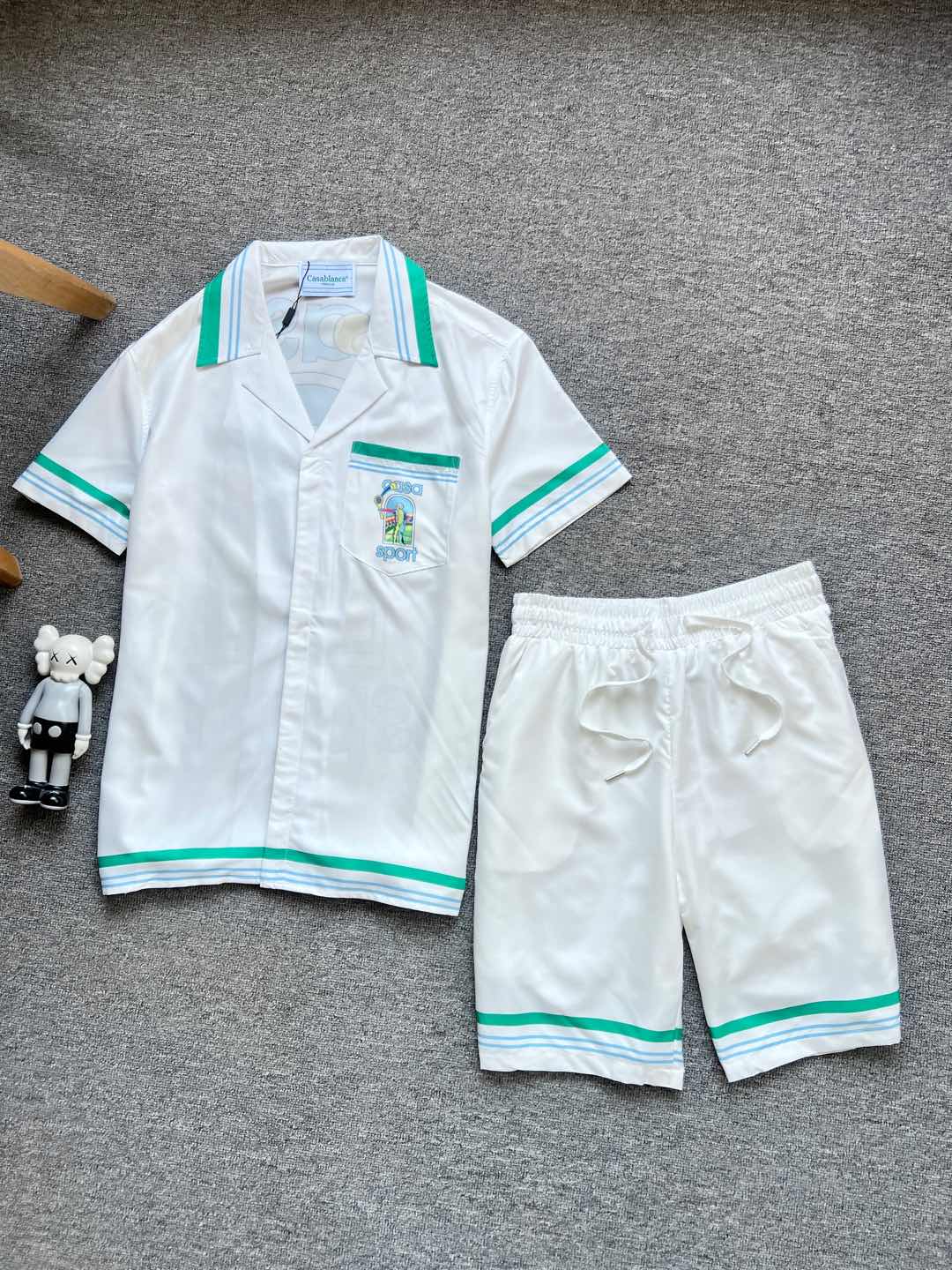 casablanca Casablanca conjunto nuevo de verano 2025, camisa de manga corta + pantalones cortos con malla interior, esta…